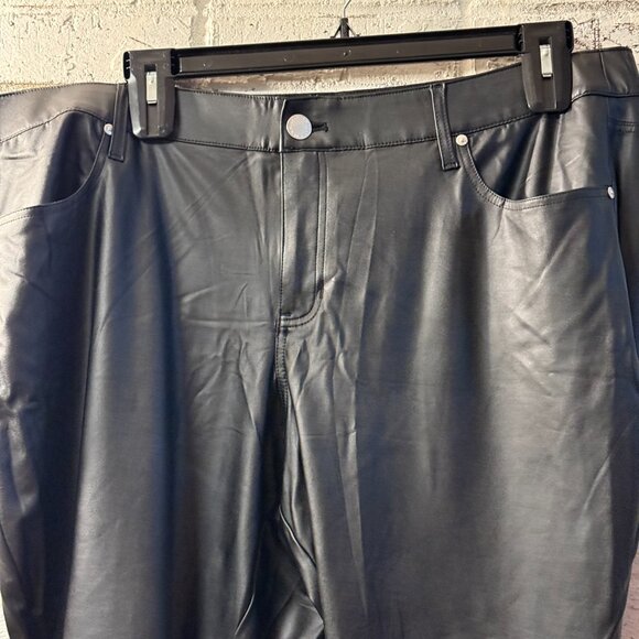 Lane Bryant Faux Leather Pants Plus Size 22P NWT Petite - Picture 3 of 11